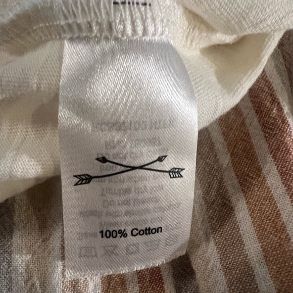 NWT Rylee + Cru Ruffle Tank Top with Embroidery - Picture 4 of 7